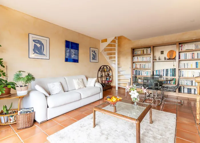 Duplex Calme Avec Balcon Et Vue Panoramique * Vallauris