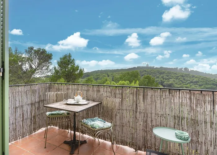 Duplex Calme Avec Balcon Et Vue Panoramique Appartement